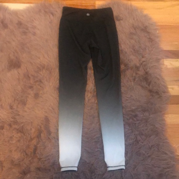 Athleta reversible leggings - Picture 2 of 4